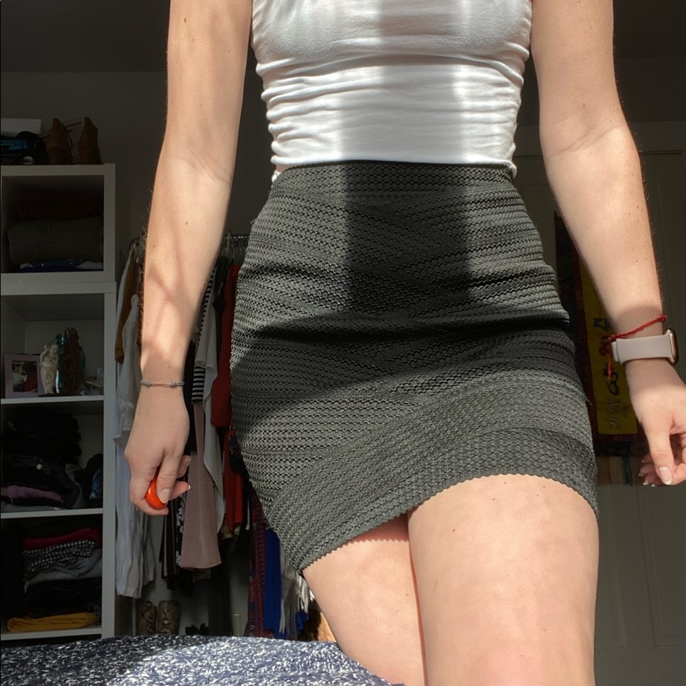 ‼️ 3 for $20 ‼️ Divided Bandage Pencil Skirt